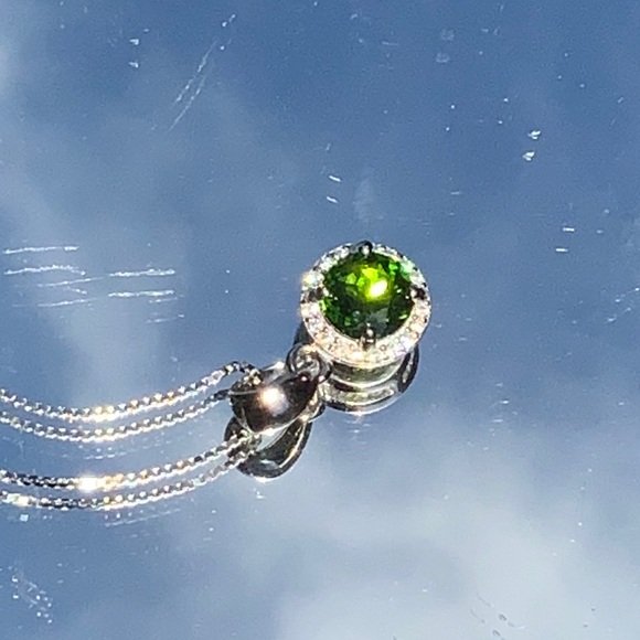 RUSSIAN EMERALD & CUBIC ZIRCONIA 925 STERLING SILVER NECKLACE, 18 INCHES - Picture 2 of 10